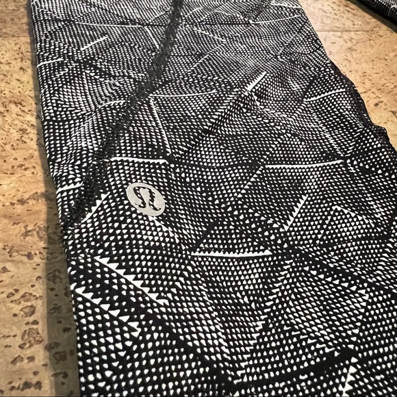 Lululemon - Inspire Tight II (25") Formation Alpine White Black / Black - Picture 9 of 9